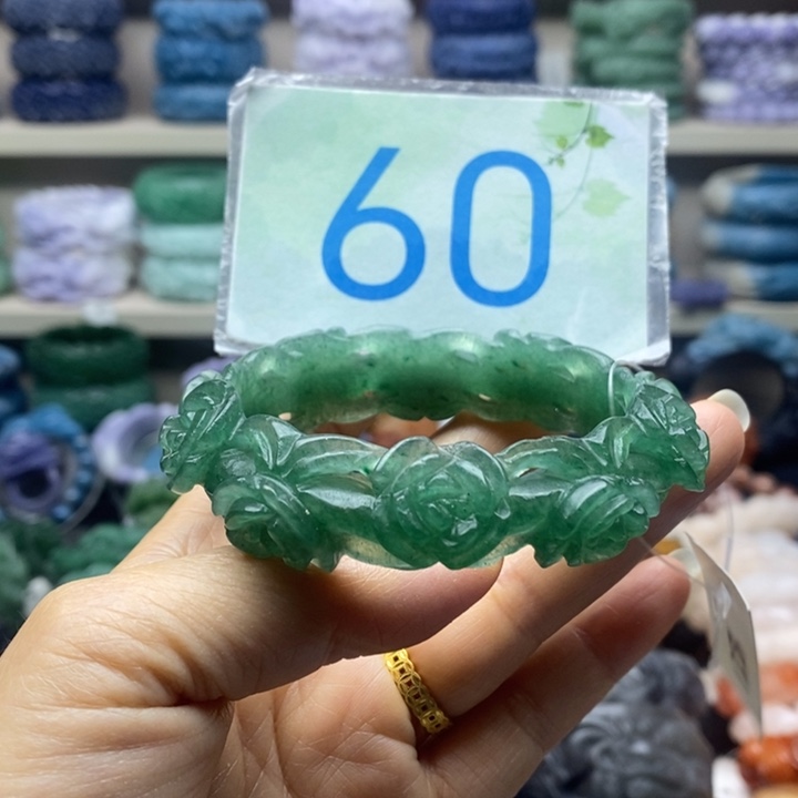 未镶嵌手镯石英岩玉