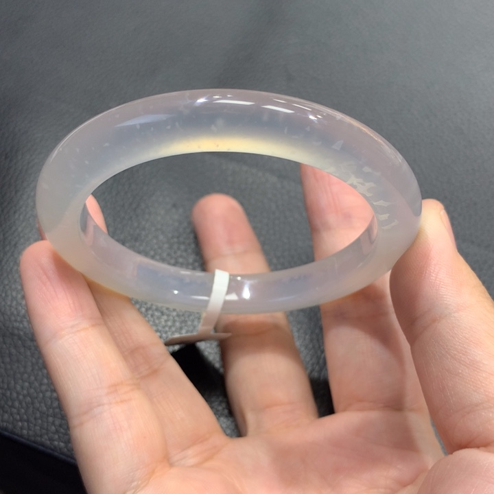 玛瑙/玉髓手镯未镶嵌?****y