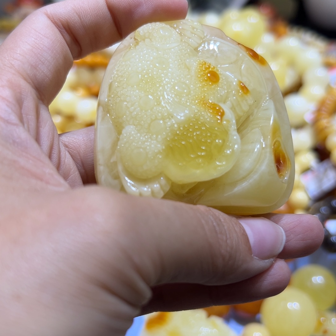琥珀珠宝奇石未镶嵌