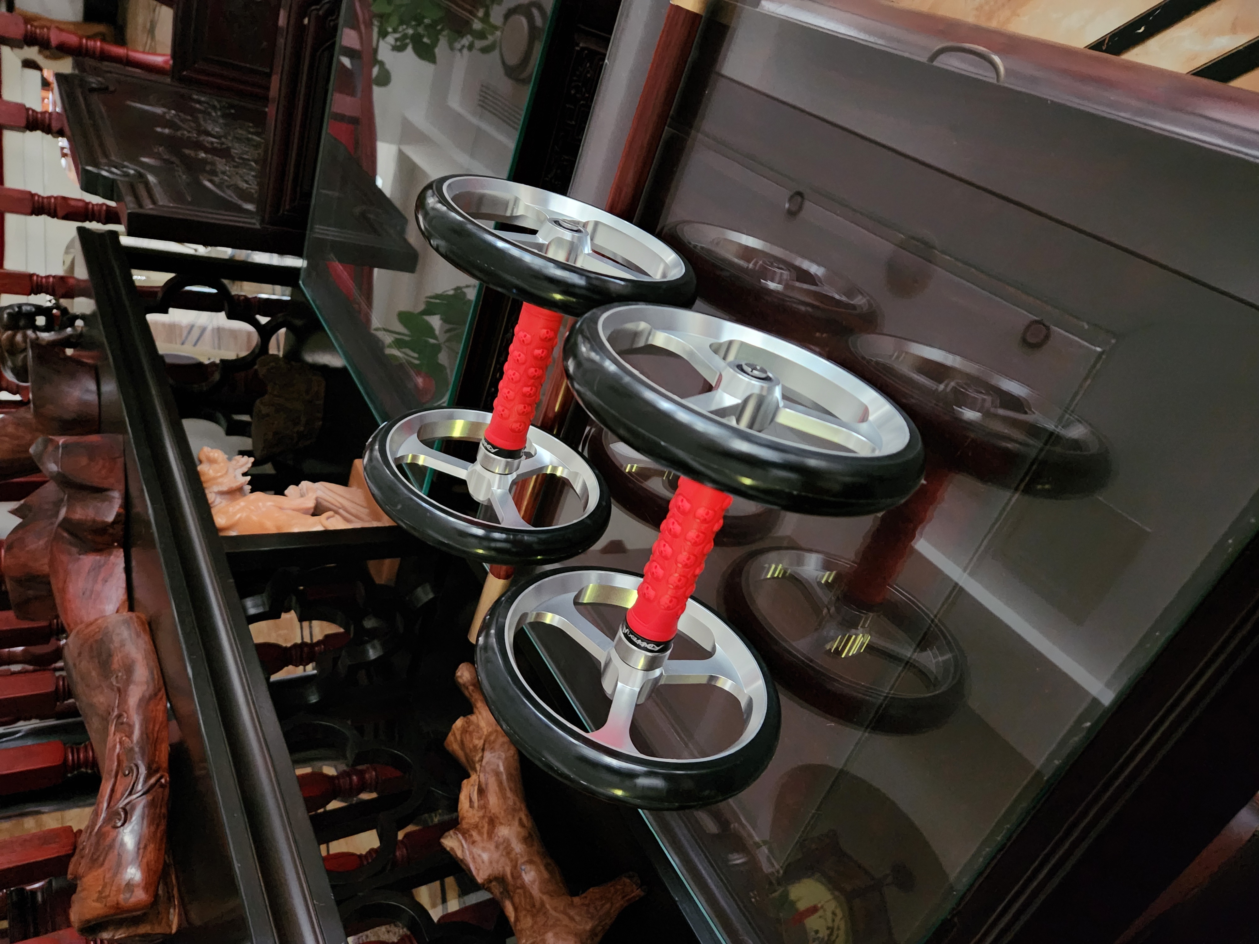 健腹轮飞鸟轮，直径20厘米，宽29，铝合金轮毂不锈钢手柄橡胶把套