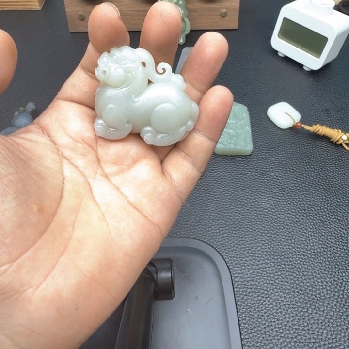 颈饰未镶嵌和田玉临*