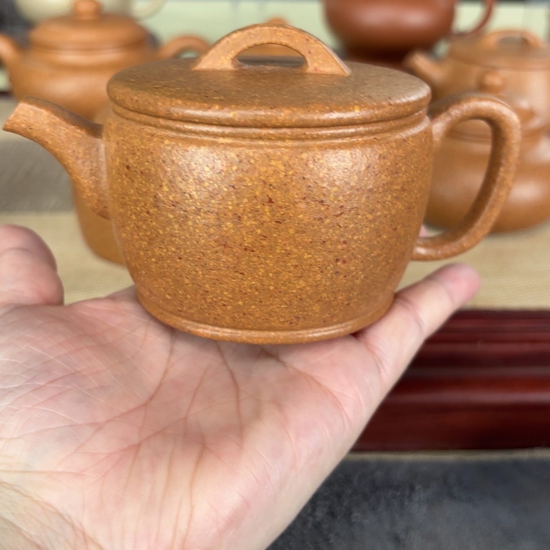 紫砂茶壶梨皮黄段汉瓦200