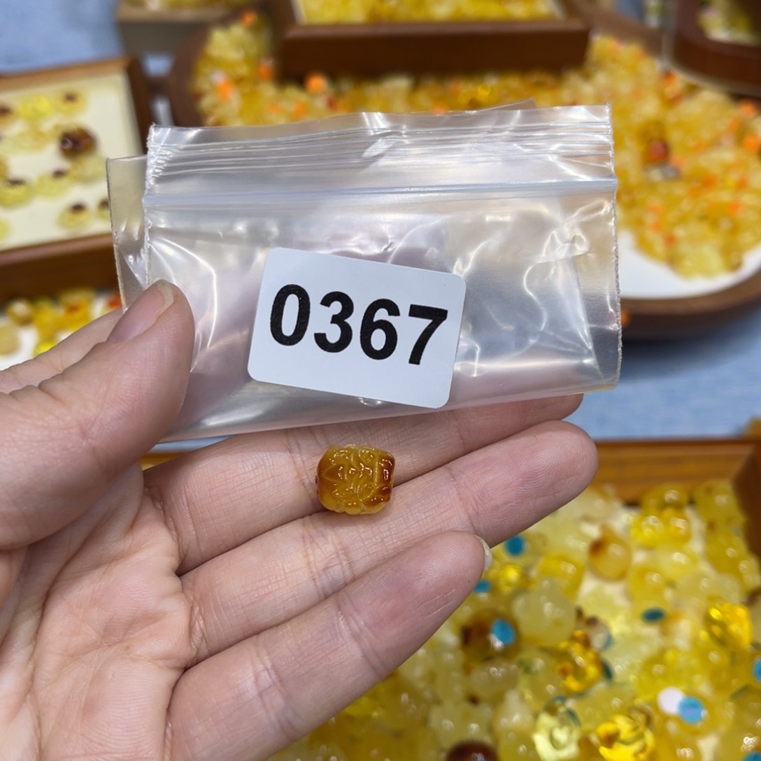 琥珀珠宝奇石未镶嵌