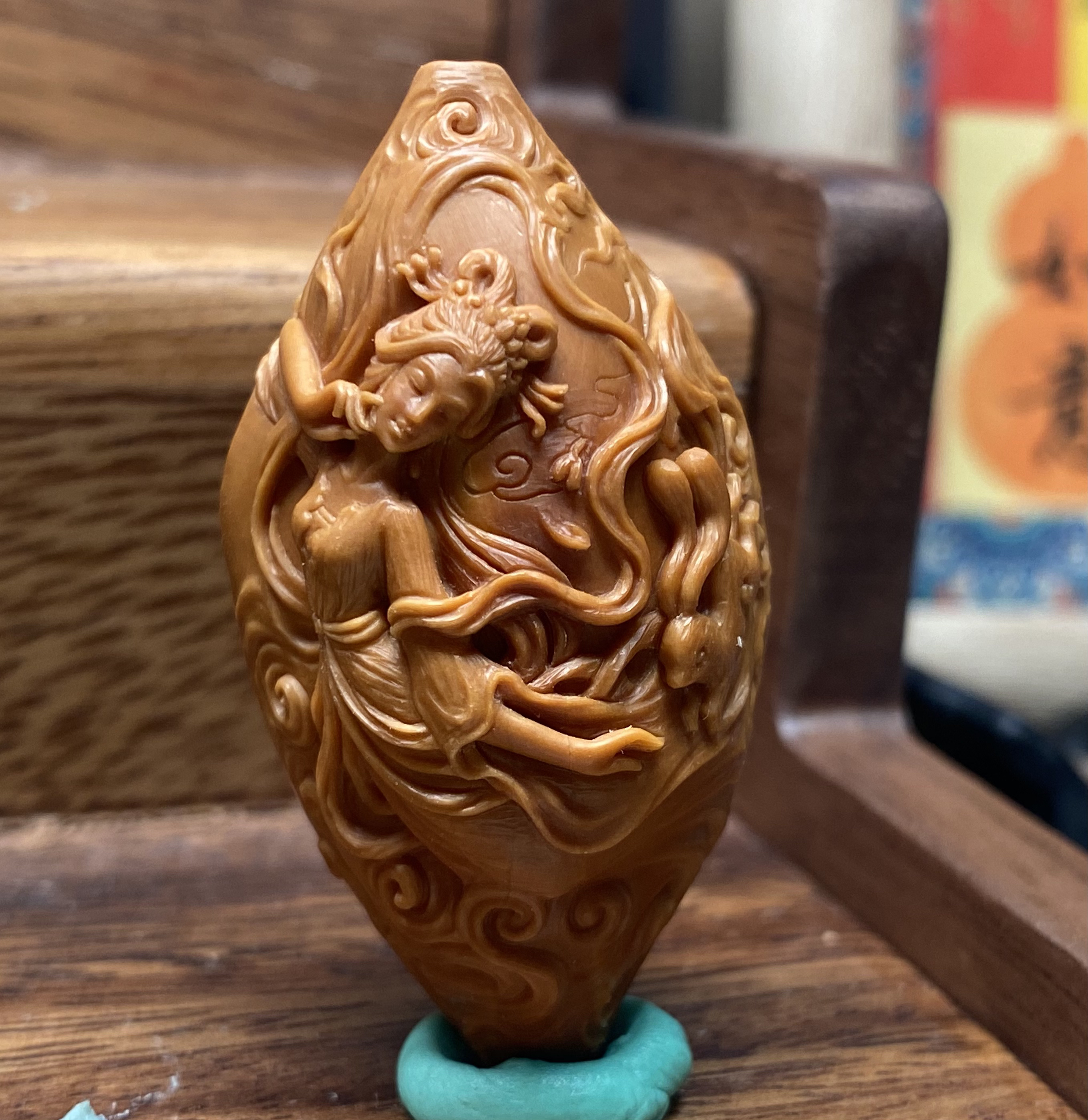 橄榄核雕作品单籽【嫦娥奔月】贞贞老师本工作品