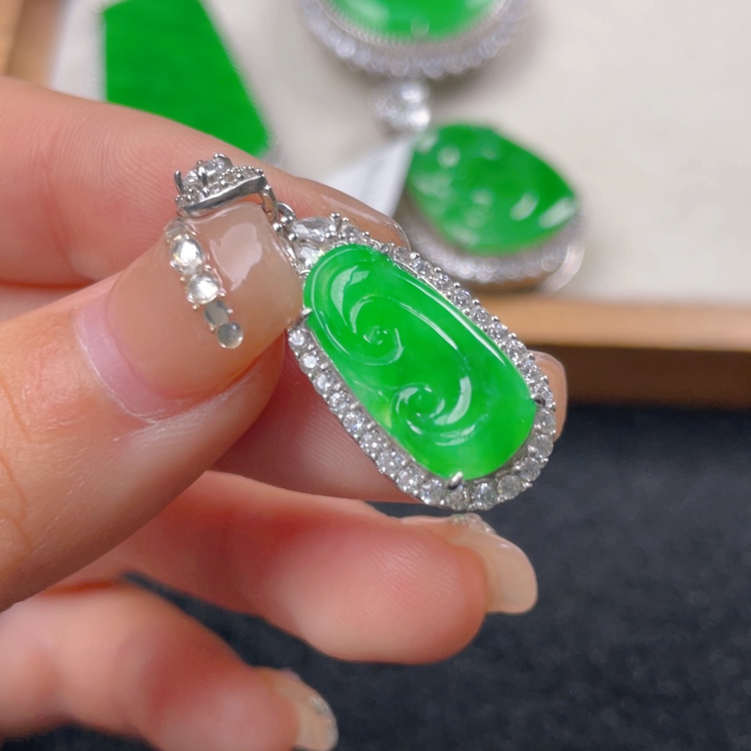 翡翠颈饰银S925镶嵌b h j j j j