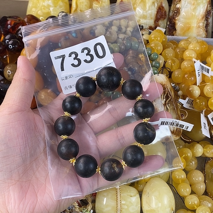 蜜蜡未镶嵌珠宝奇石