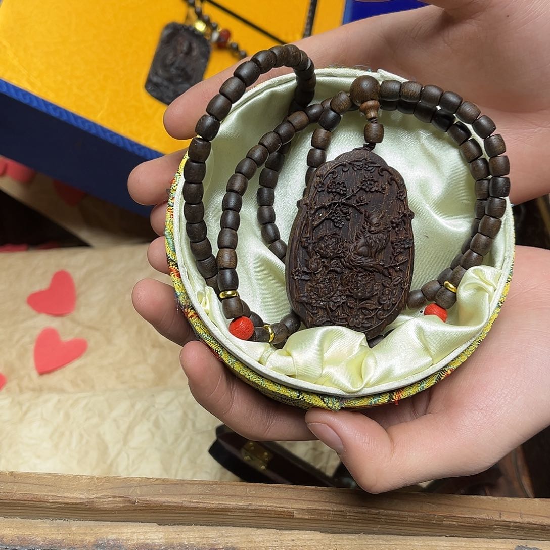 大叶紫檀（黑酸枝木类）