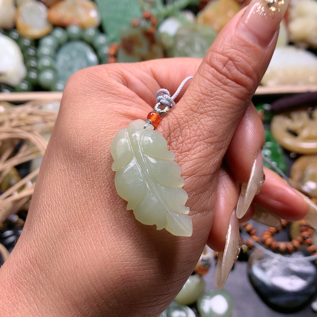 和田玉吊坠未镶嵌