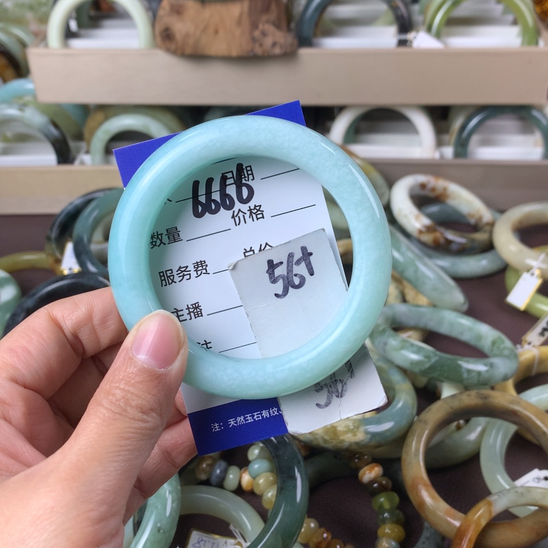 蛇纹石玉手镯未镶嵌惠*等6666