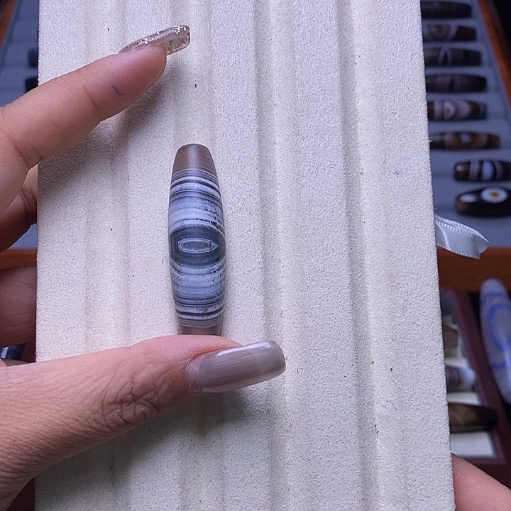 绿***）玛瑙/玉髓未镶嵌颈饰