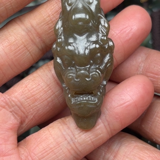 和田玉吊坠未镶嵌