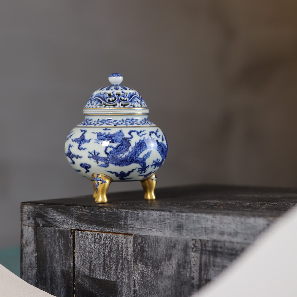 舜瓷天工一品 描金游龙戏凤三足香炉