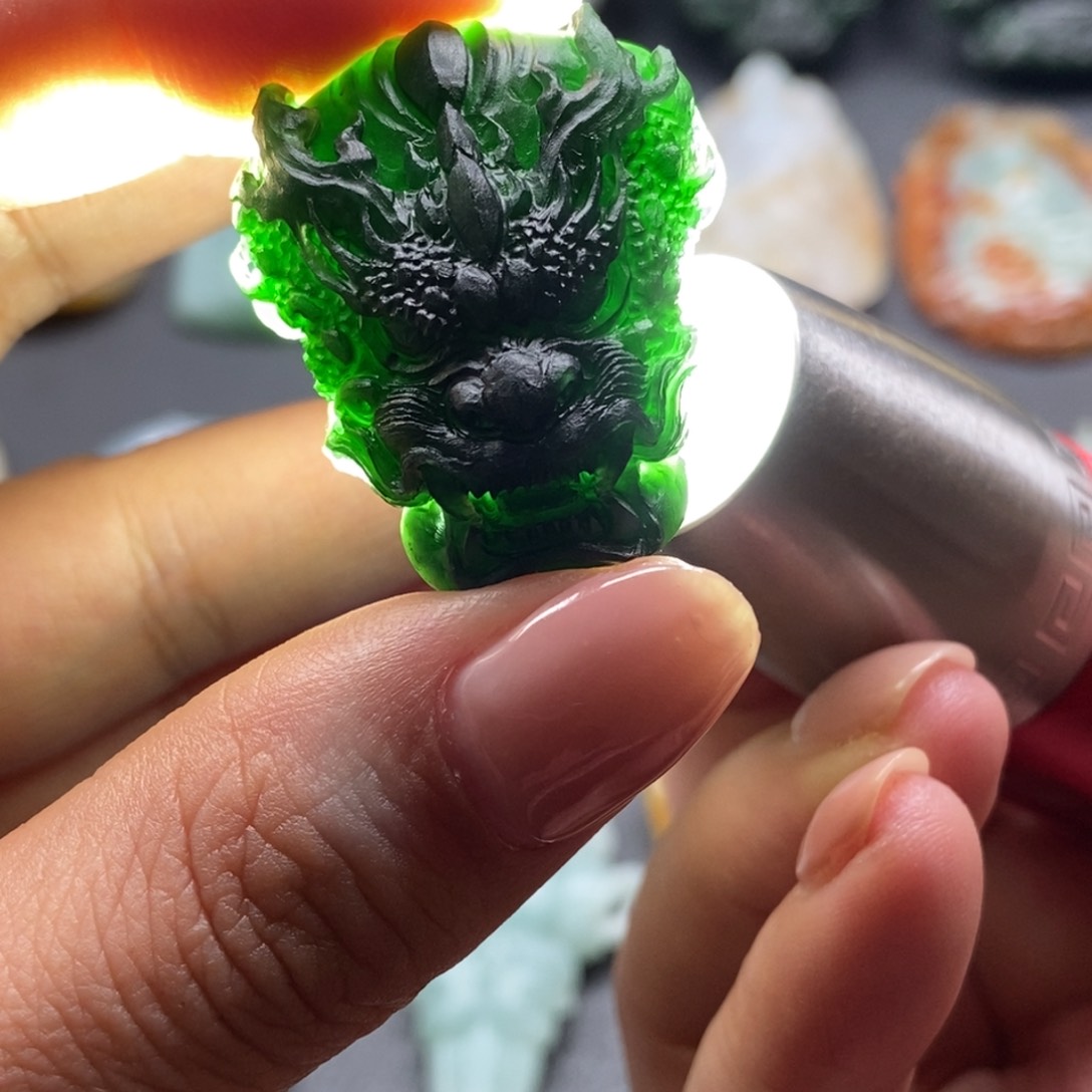 定制翡翠未镶嵌龙头T