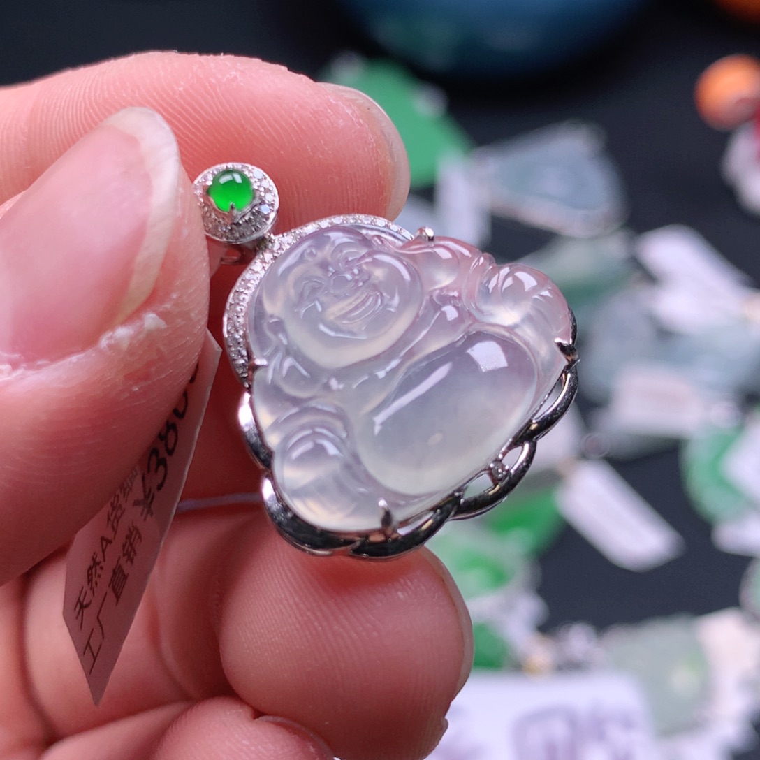 翡翠颈饰18K金镶嵌佛