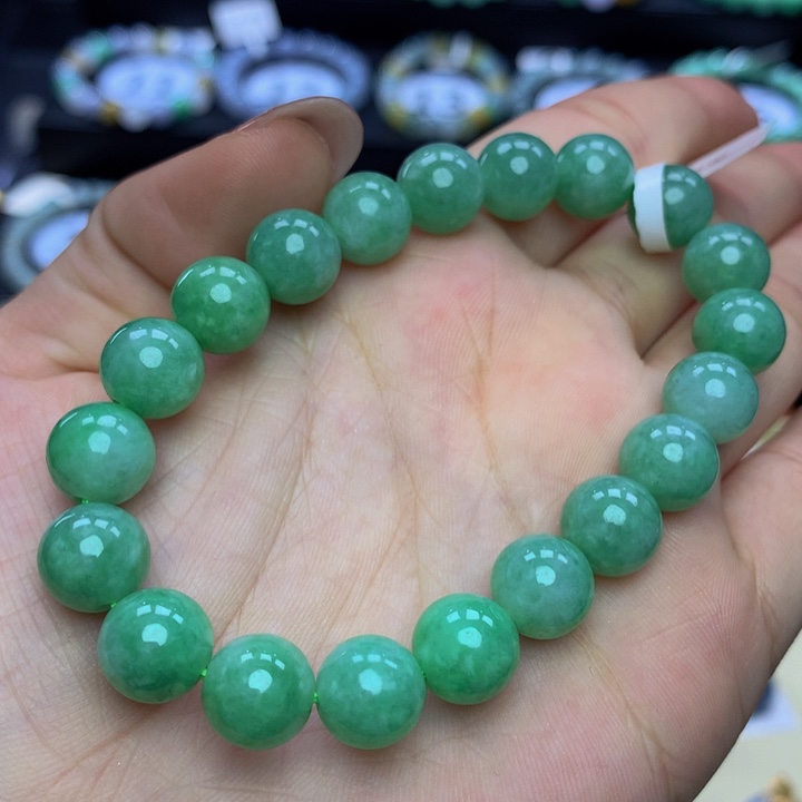 翡翠手链未镶嵌翡翠