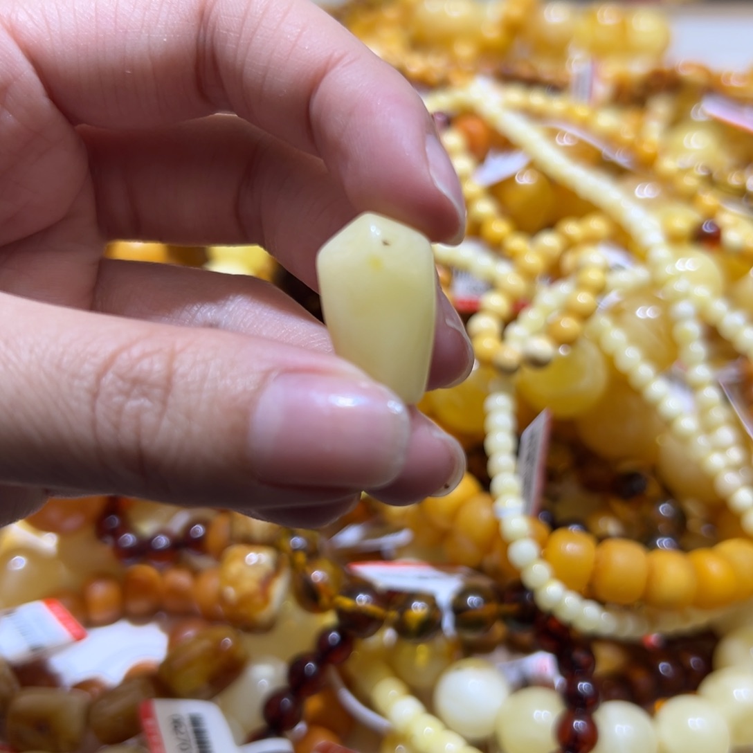 琥珀珠宝奇石未镶嵌