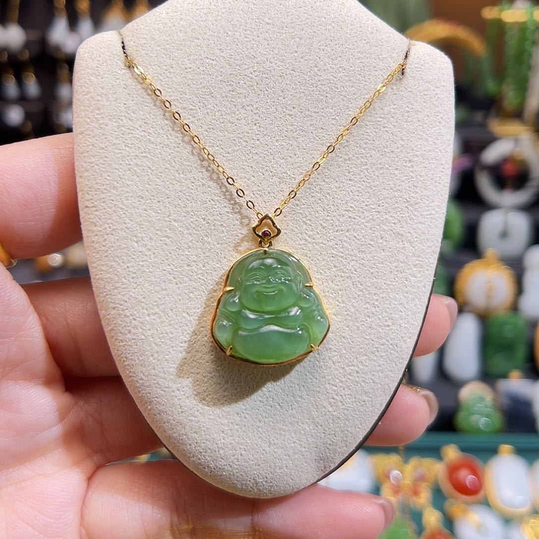 和田玉挂件18K金镶嵌