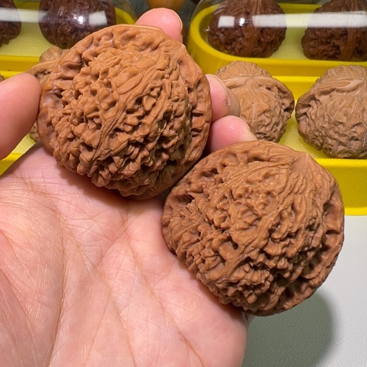 文玩核桃把件南疆石