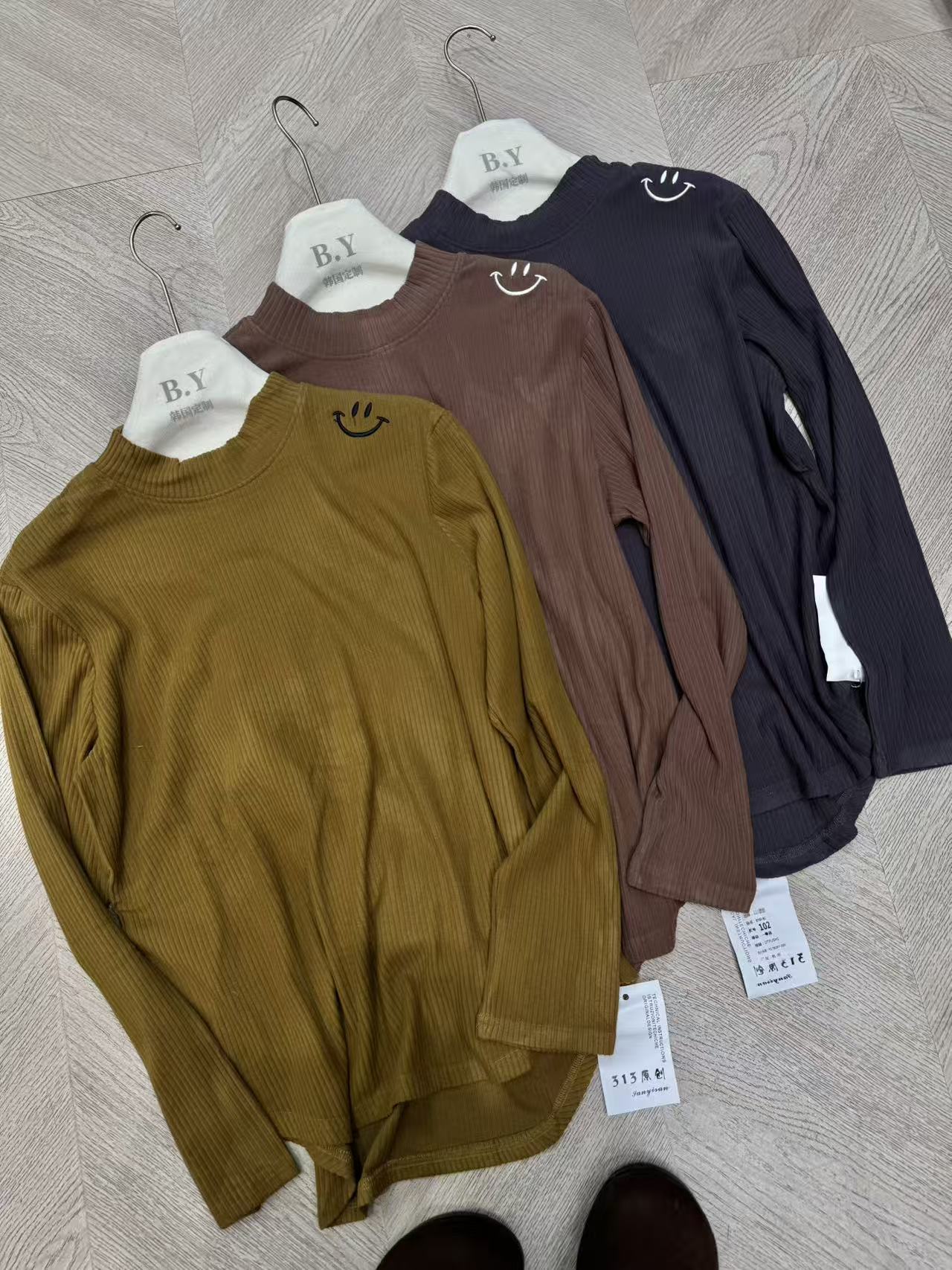 笑脸半高领打底衫102