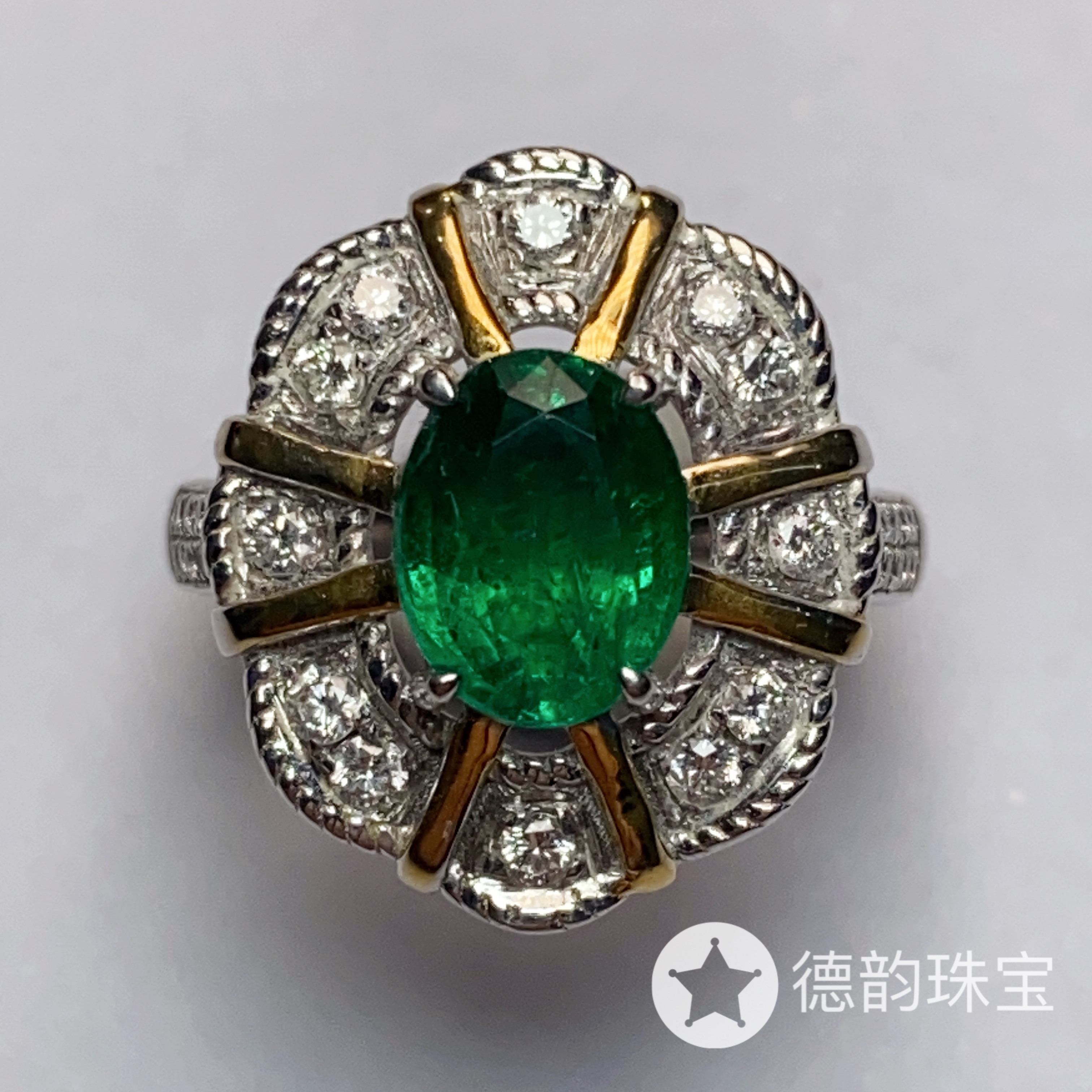 18K金镶嵌祖母绿戒指  约1.70ct