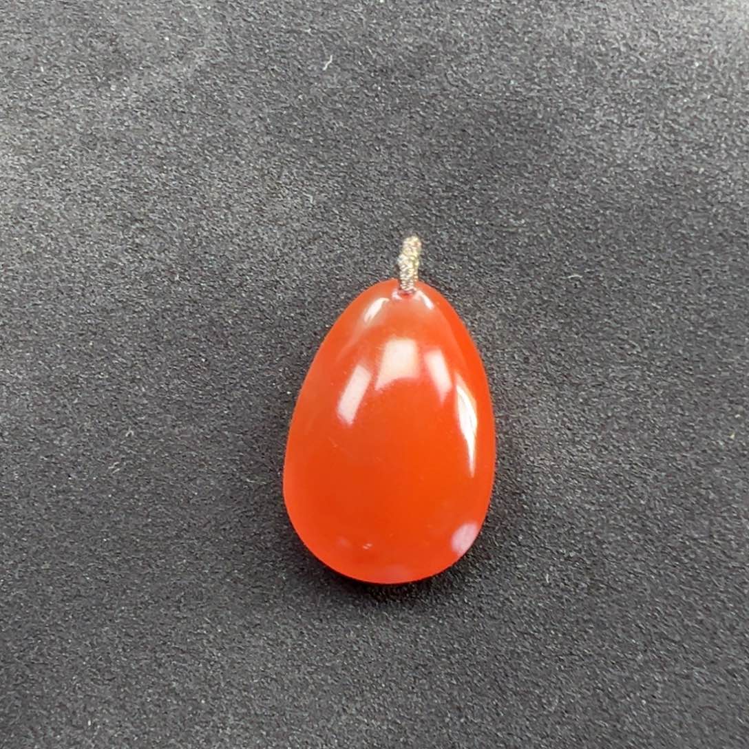 南红玛瑙吊坠未镶嵌