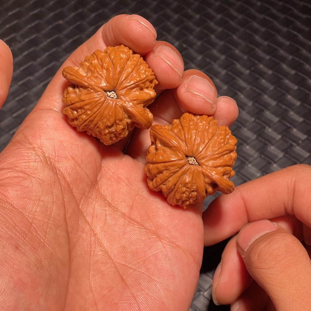 文玩核桃吊坠文玩