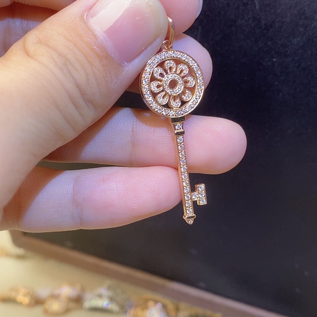 钻石吊坠(不含链)18K金镶嵌太阳花钥匙k玫