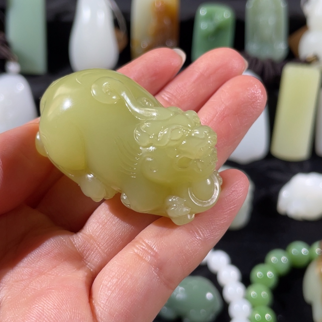 颈饰未镶嵌和田玉