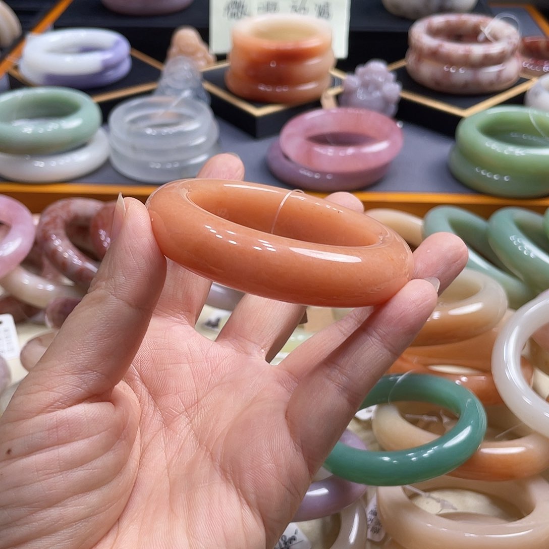 未镶嵌手镯石英岩玉奶***油