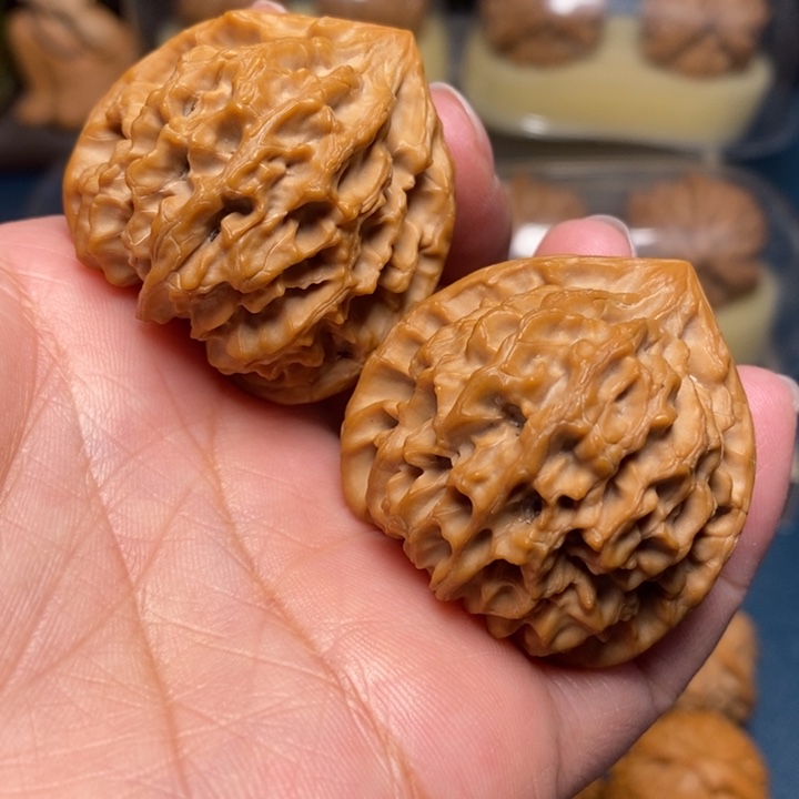 【闪购商品】文玩核桃把件龙门涧