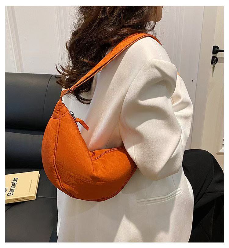 经典潮流单肩斜挎女包包链接一网红洋气时尚休闲夏季小众简约腋下