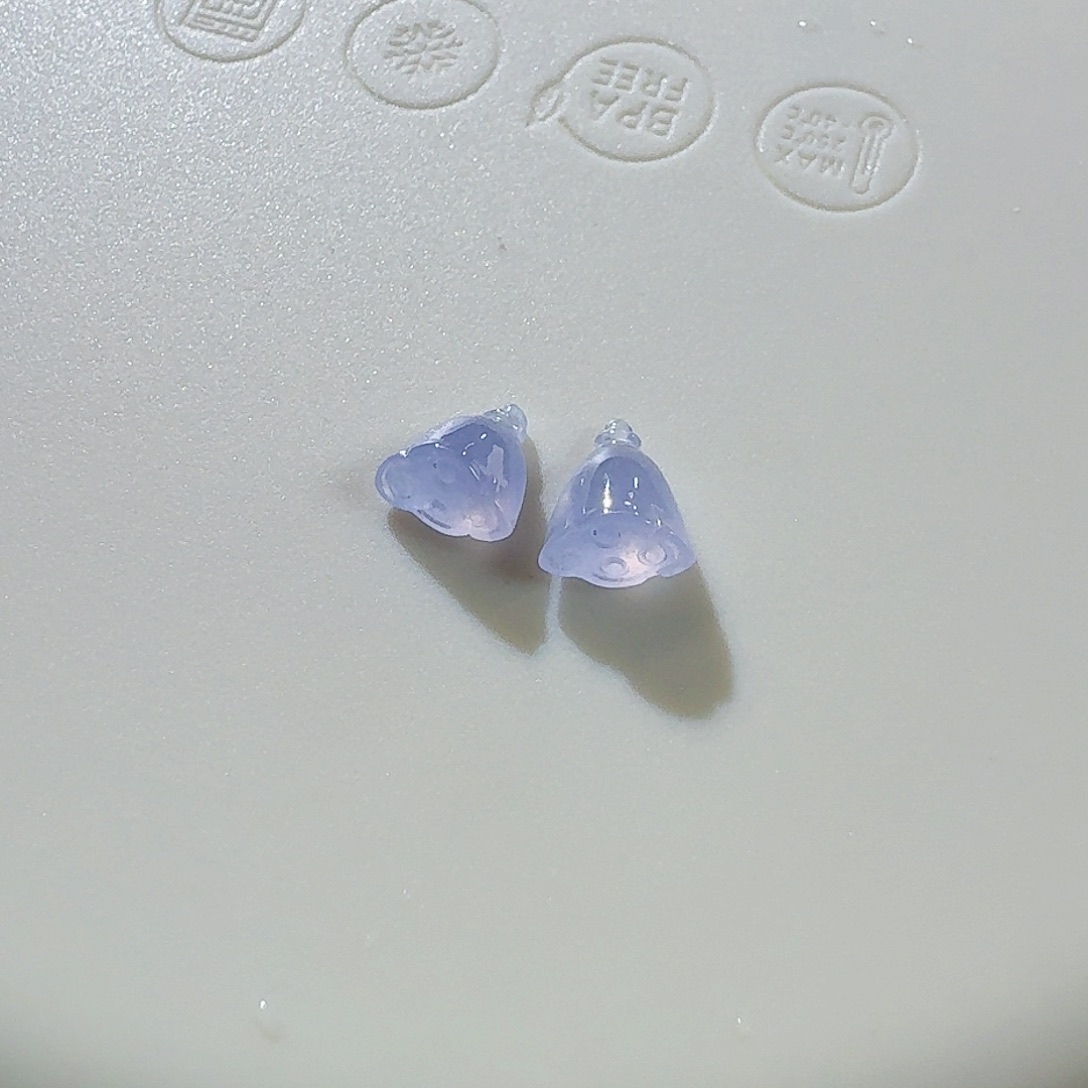 翡翠颈饰未镶嵌粉紫莲蓬一对