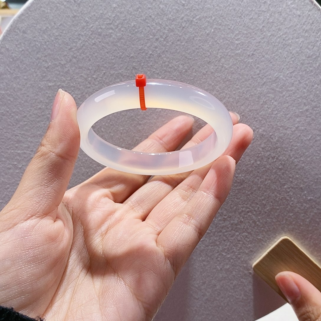 玛瑙/玉髓手镯未镶嵌54.4