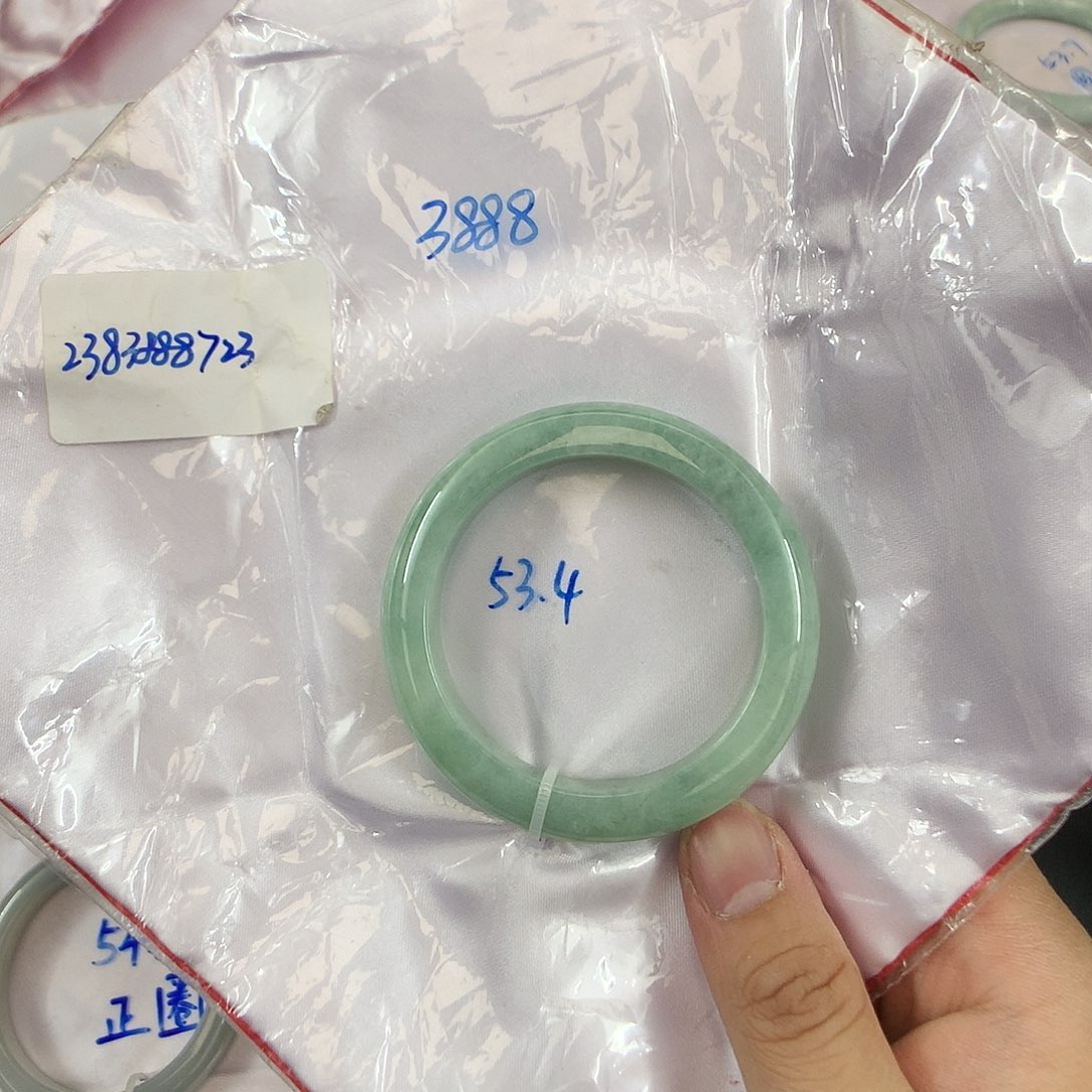 翡翠手镯未镶嵌天然缅甸翡翠手镯