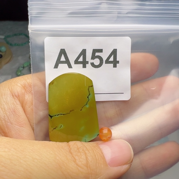 白***。南红玛瑙未镶嵌珠宝奇石
