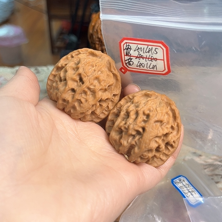文玩核桃把件苹果园
