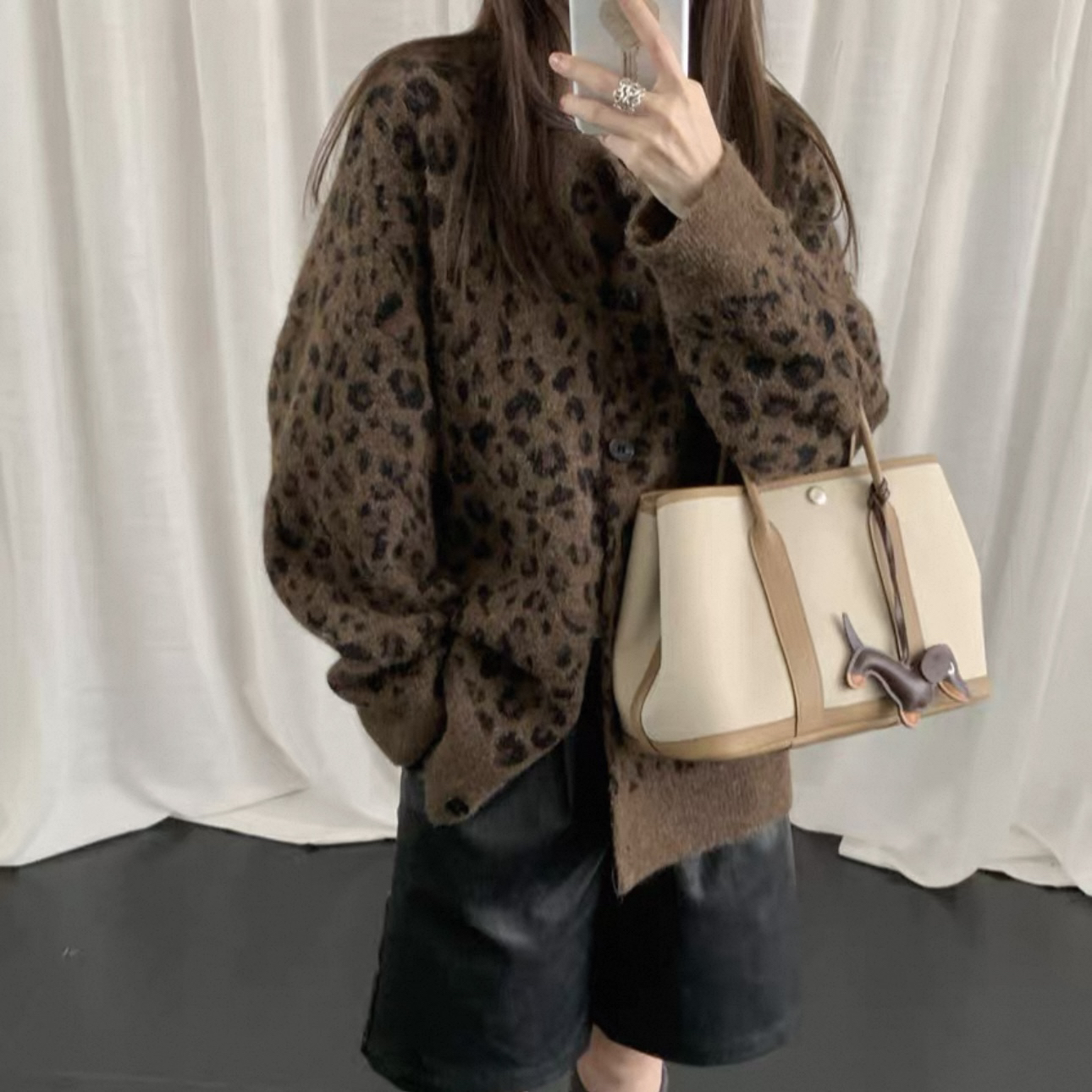 复古毛衣外套女冬季流行风格宽松慵懒风豹纹软糯单排扣针织开衫潮