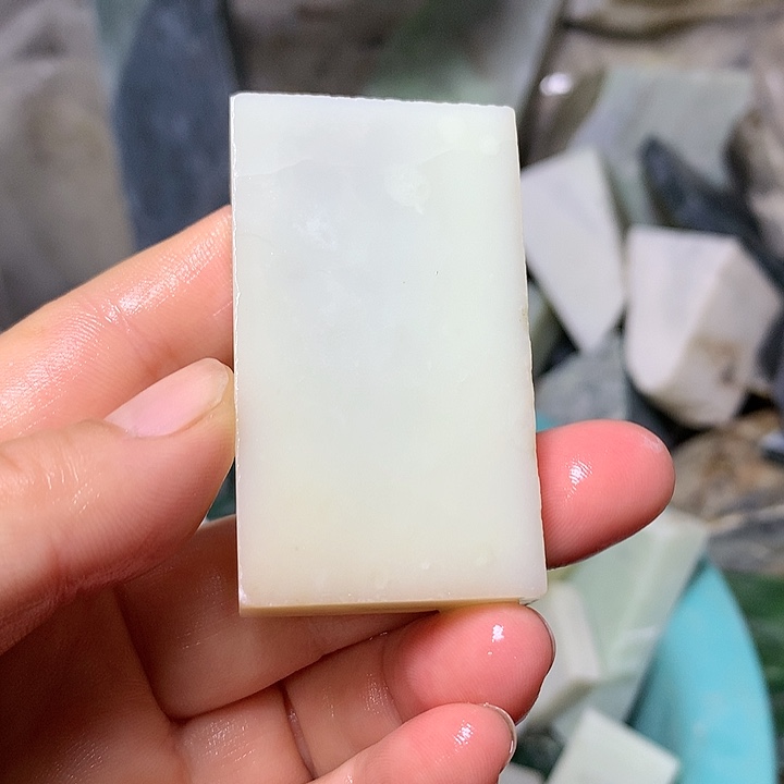 颈饰未镶嵌和田玉（糖玉）