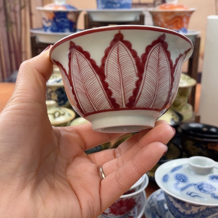 陶摆件釉里红芭蕉叶压手杯