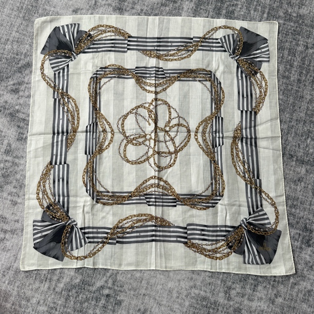 99新 FENDI/芬迪 方巾