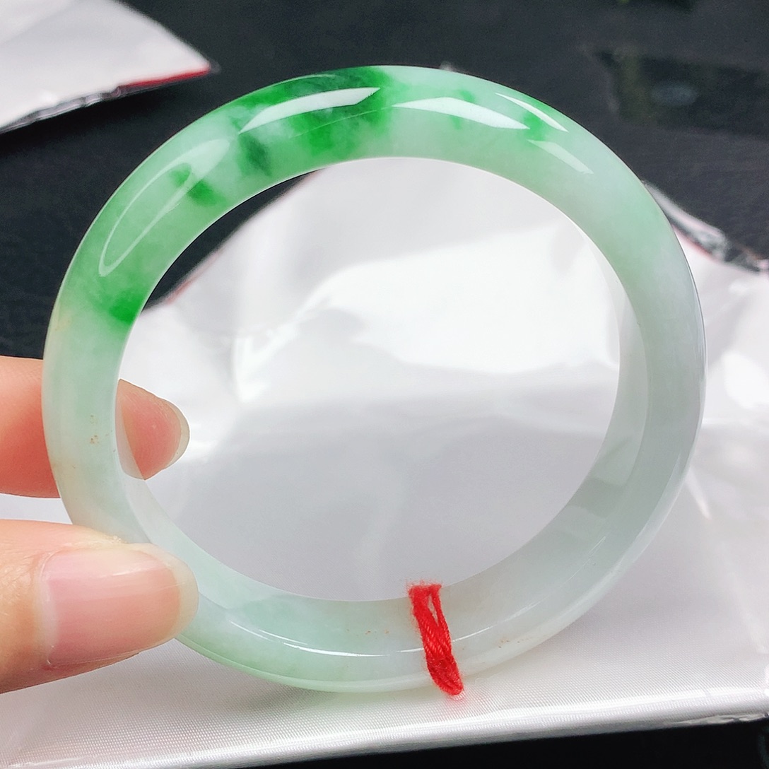 翡翠手镯未镶嵌正