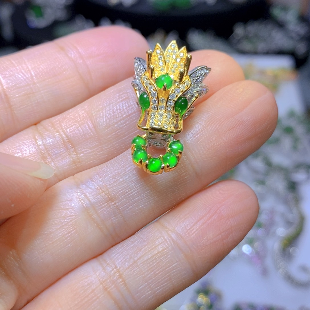 翡翠颈饰银S925镶嵌天然翡翠