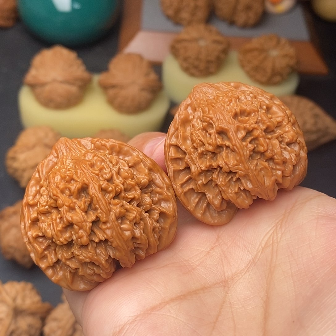 把件文玩核桃满天星全品40.5