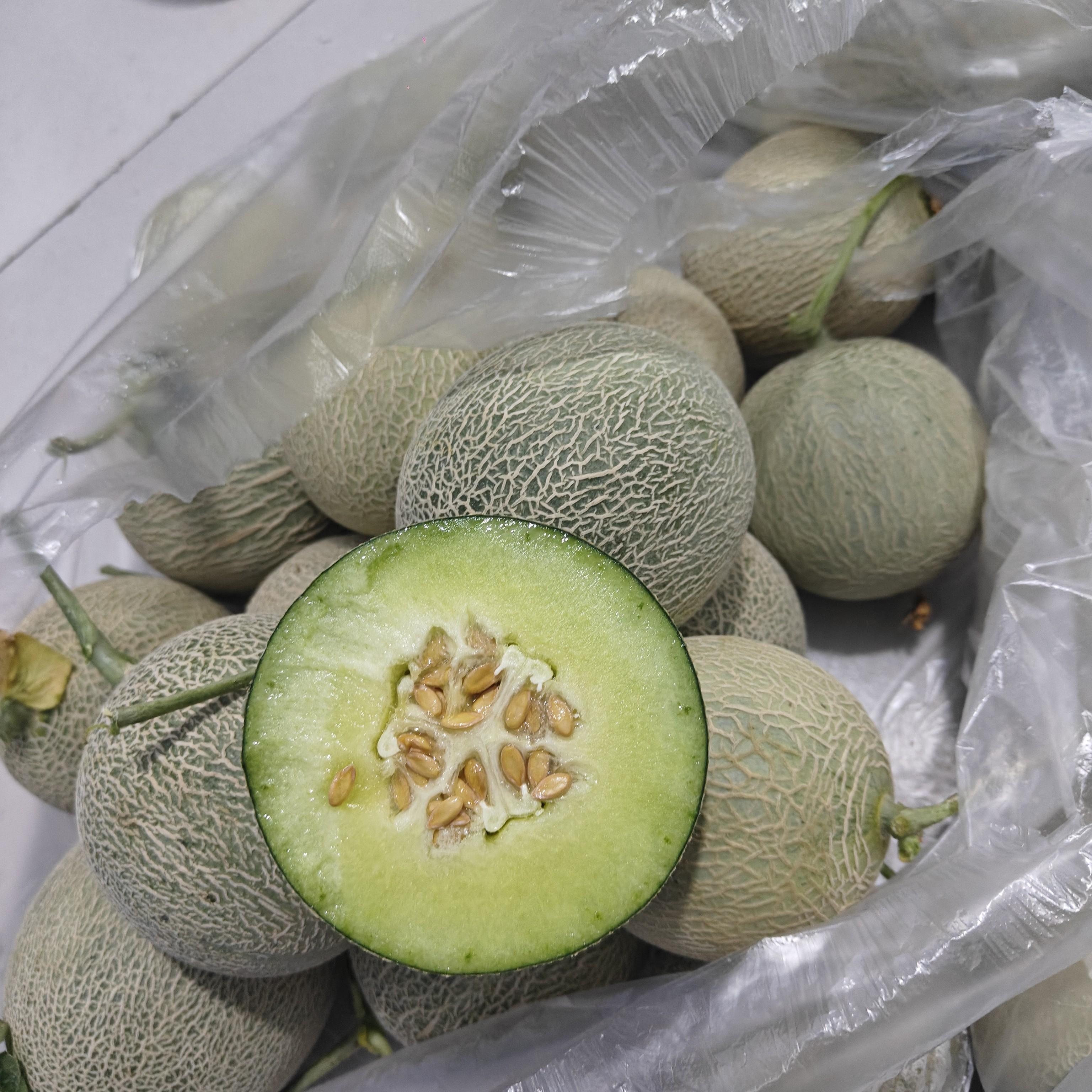 巴掌哈密瓜甜瓜网纹瓜（一份4个3斤多）