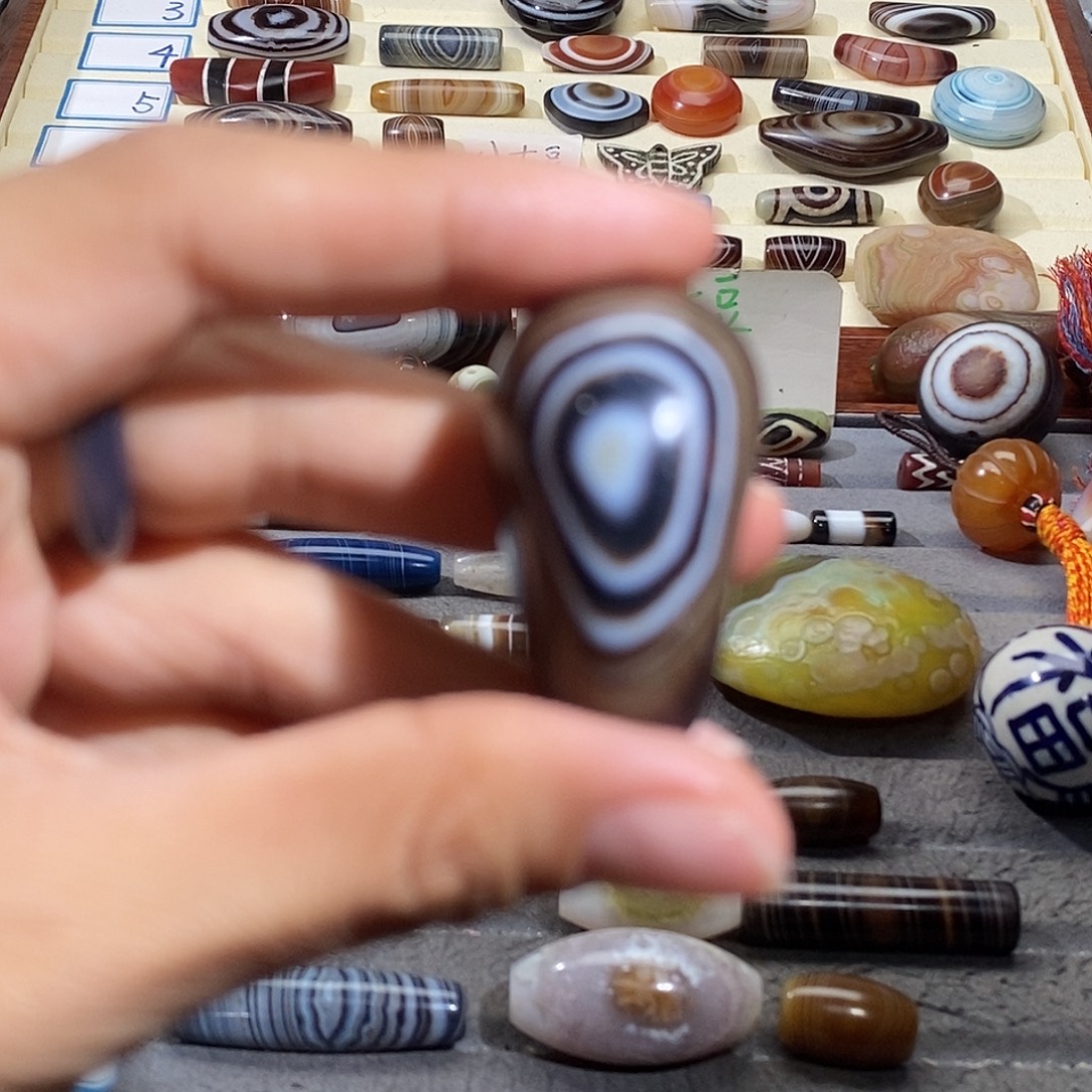 日***飒玛瑙/玉髓合金颈饰