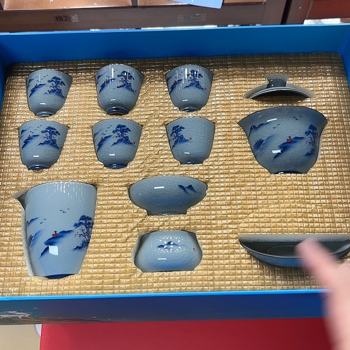 孤品茶具套装等。          