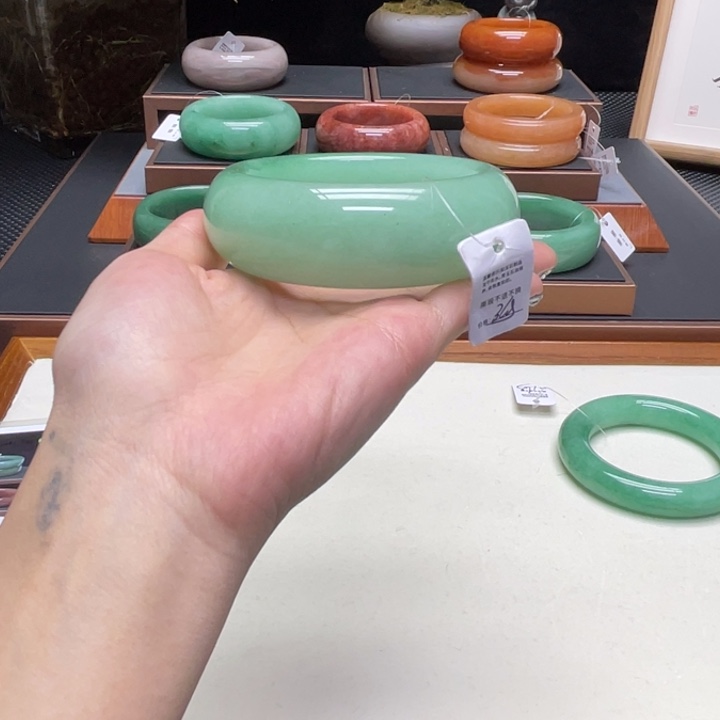 王***0石英质玉（非洲翠）未镶嵌舍