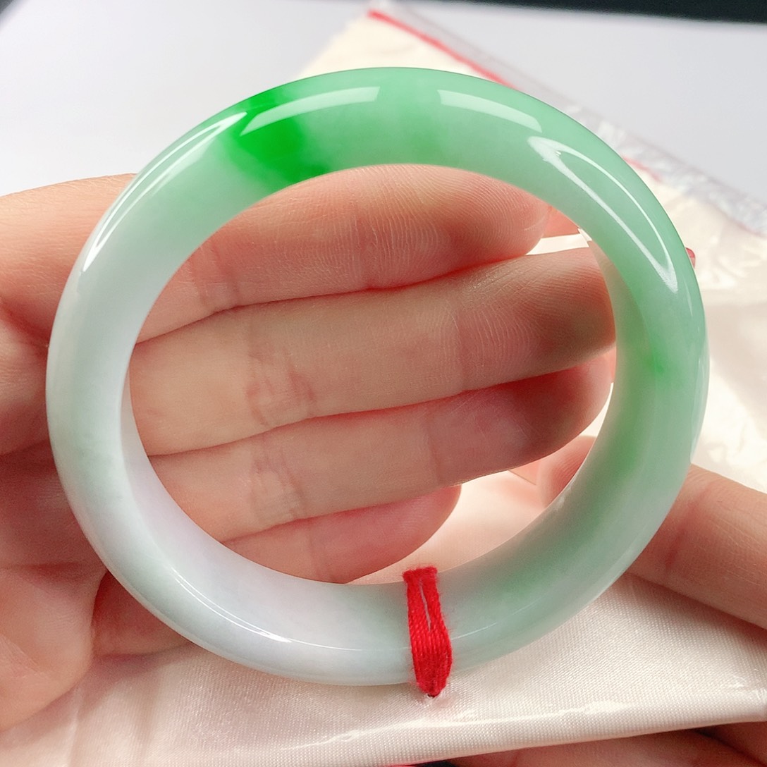 翡翠手镯未镶嵌翡翠320