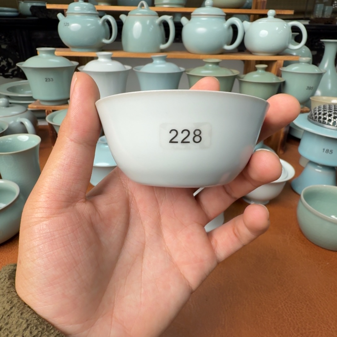 陶摆件一级仿古月白超薄胎鸡缸杯