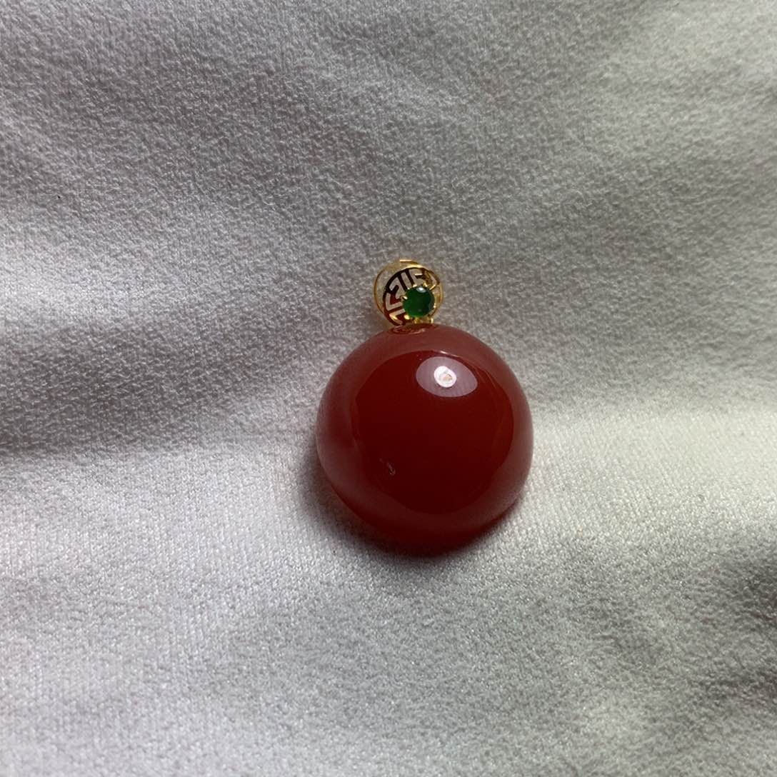 南红玛瑙吊坠18K金镶嵌
